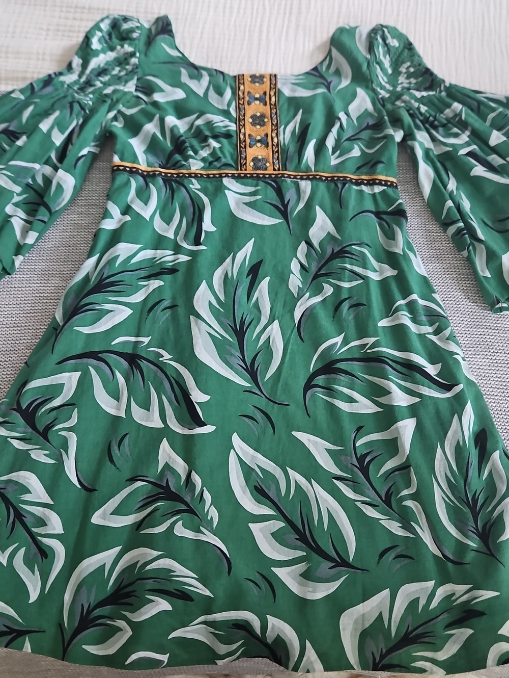 Green Leaf-Print Women's Dress with Puff Sleeves